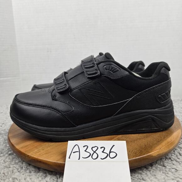 New Balance Mens 8.5 4E Extra Wide 928v3 Triple Black Daily Comfort Walking Shoe - Picture 1 of 12